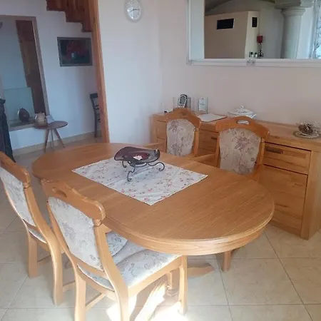 Julia * 巴拉顿诺尔马迪